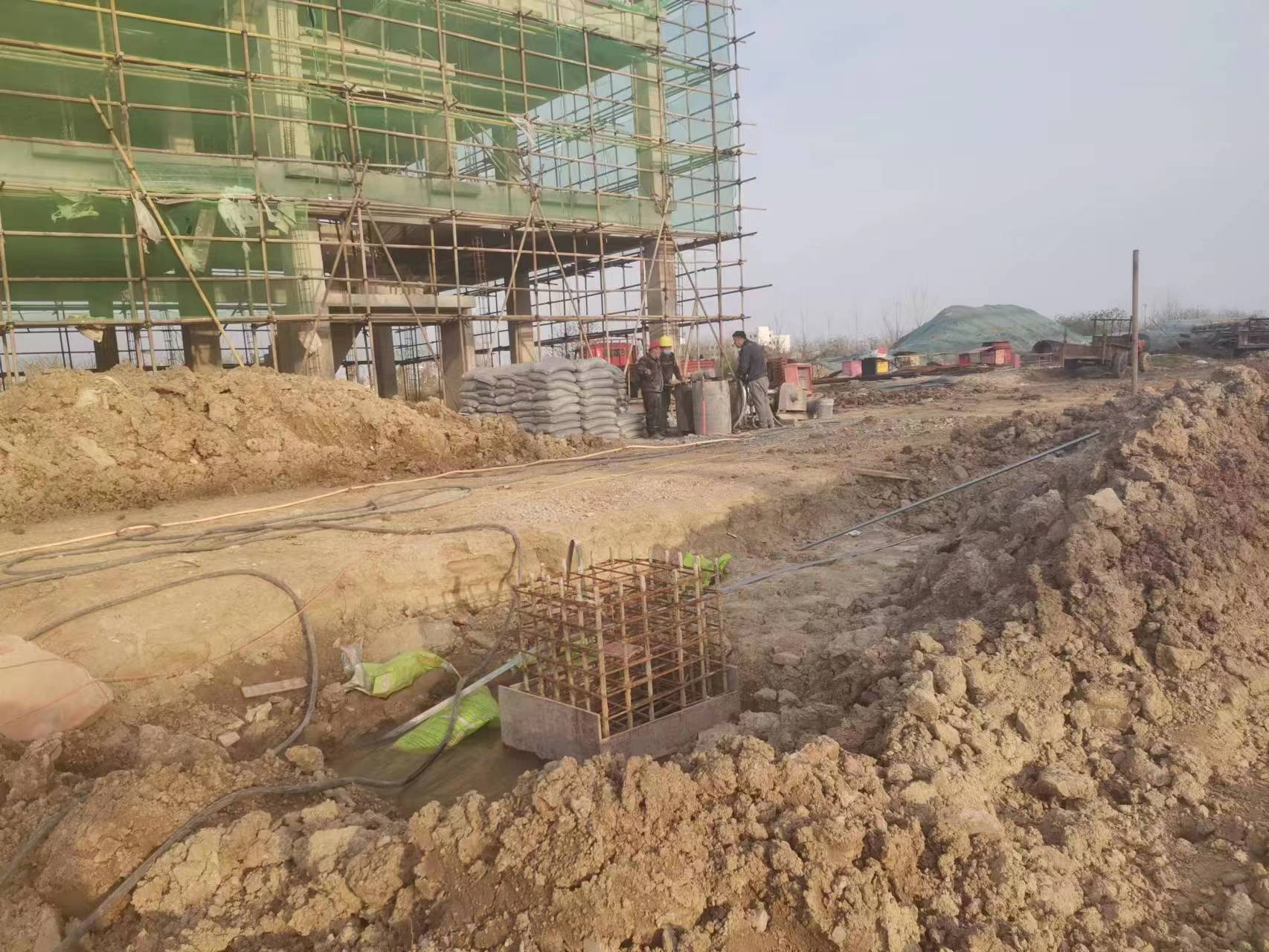 张湾当桥梁出现裂缝的时候应该及时加固修补